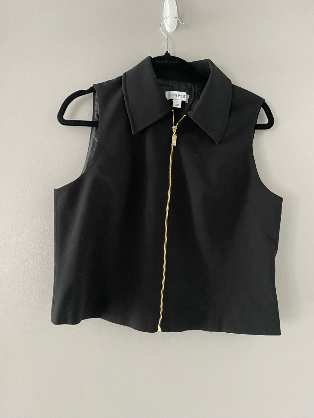 Nine West Black Sleeveless Collared Tank with Gold Zip